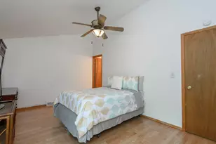 6941 W Glenbrook Rd, Milwaukee, WI 53223 - Photo 17