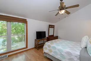 6941 W Glenbrook Rd, Milwaukee, WI 53223 - Photo 15