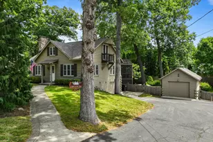 837 Van Slyke Dr, Fontana, WI 53125 - Photo 1