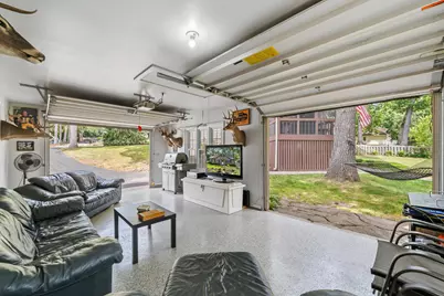837  Van Slyke Dr, Fontana, WI 53125 - Photo 9