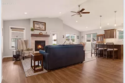 1709  Killdeer St, Holmen, WI 54636 - Photo 3