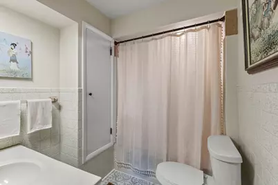 2154 S 69th St, West Allis, WI 53219 - Photo 11