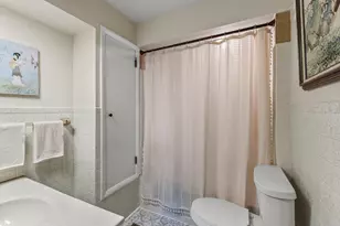2154 S 69th St, West Allis, WI 53219 - Photo 11