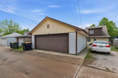 2154 S 69th St, West Allis, WI 53219 - Photo 31