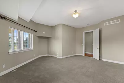 W358N6658  Spring Hollow Cir, Oconomowoc, WI 53066 - Photo 17