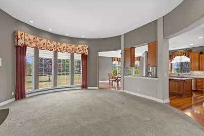 W358N6658  Spring Hollow Cir, Oconomowoc, WI 53066 - Photo 5