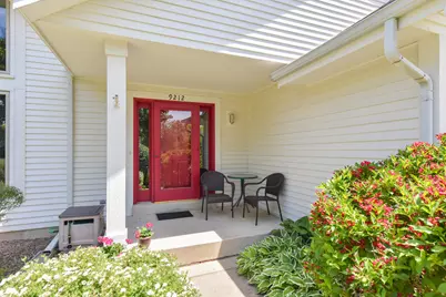 9212 S 41st St, Franklin, WI 53132 - Photo 3