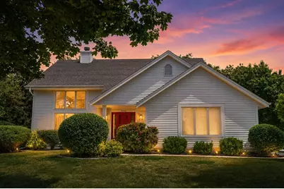 9212 S 41st St, Franklin, WI 53132 - Photo 1