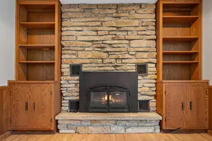 7557 Chapel Hill Ct, Franklin, WI 53132 - Photo 15