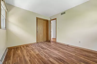 7557  Chapel Hill Ct, Franklin, WI 53132 - Photo 25