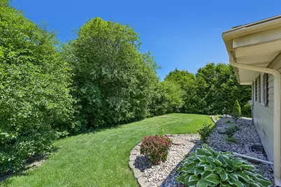 7557  Chapel Hill Ct, Franklin, WI 53132 - Photo 37
