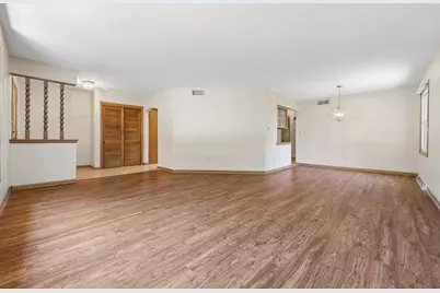 7557  Chapel Hill Ct, Franklin, WI 53132 - Photo 11