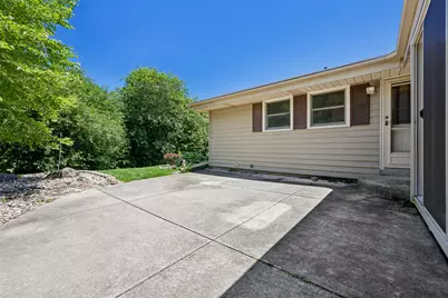 7557  Chapel Hill Ct, Franklin, WI 53132 - Photo 39