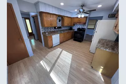 6174 S 38th St, Greenfield, WI 53221 - Photo 3