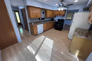 6174 S 38th St, Greenfield, WI 53221 - Photo 3