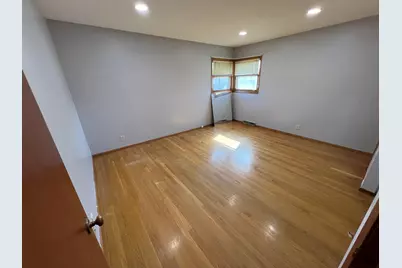 6174 S 38th St, Greenfield, WI 53221 - Photo 7