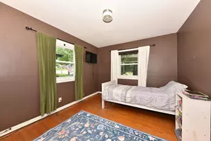 W170N9340 Woodlawn Dr, Menomonee Falls, WI 53051 - Photo 9