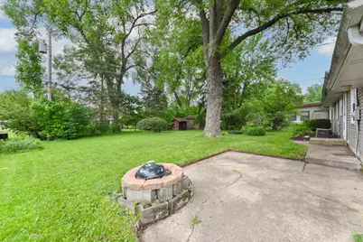W170N9340  Woodlawn Dr, Menomonee Falls, WI 53051 - Photo 15