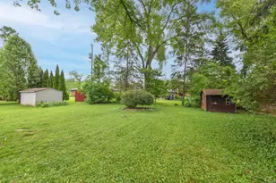 W170N9340 Woodlawn Dr, Menomonee Falls, WI 53051 - Photo 15