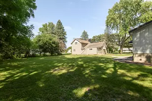 W370S1673 Utica Rd, Ottawa, WI 53118 - Photo 11