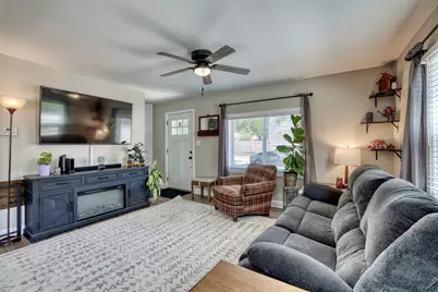 420  Scott Ave, Waukesha, WI 53186 - Photo 5