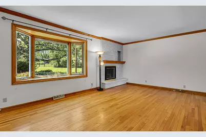 2311 W Kenboern Dr, Glendale, WI 53209 - Photo 25