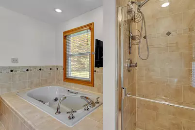 2311 W Kenboern Dr, Glendale, WI 53209 - Photo 37