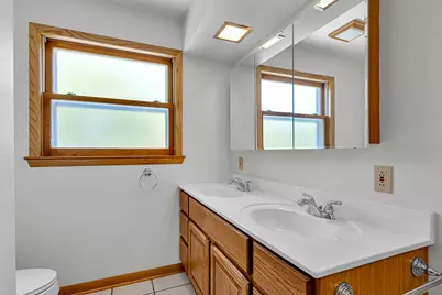 2311 W Kenboern Dr, Glendale, WI 53209 - Photo 49