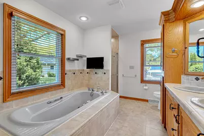 2311 W Kenboern Dr, Glendale, WI 53209 - Photo 35