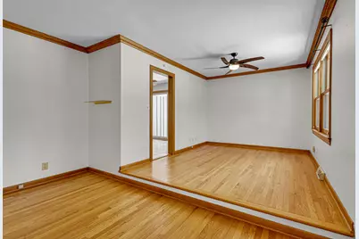 2311 W Kenboern Dr, Glendale, WI 53209 - Photo 27
