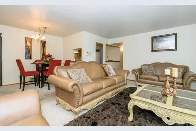 W177N9769  Riversbend Cir, Germantown, WI 53022 - Photo 5