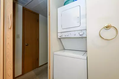 W177N9769  Riversbend Cir, Germantown, WI 53022 - Photo 21