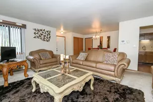 W177N9769 Riversbend Circle, Germantown, WI 53022 - Photo 3