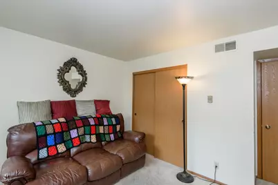 W177N9769  Riversbend Cir, Germantown, WI 53022 - Photo 19