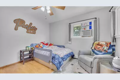 215 E Beutel Rd, Port Washington, WI 53074 - Photo 13