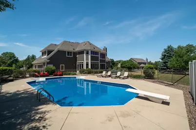 W289N3752  Huntsman Ct, Delafield, WI 53072 - Photo 5