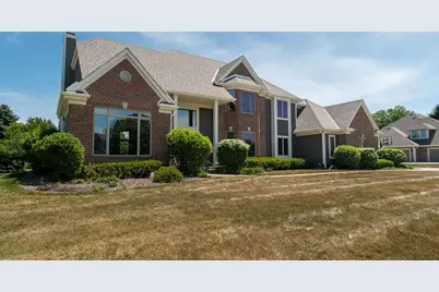 W289N3752  Huntsman Ct, Delafield, WI 53072 - Photo 1