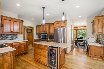 W289N3752  Huntsman Ct, Delafield, WI 53072 - Photo 9