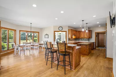 W289N3752  Huntsman Ct, Delafield, WI 53072 - Photo 3