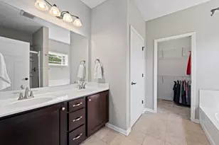 W349N5830 Sunflower Ct, Lac La Belle, WI 53066 - Photo 25