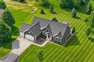 W349N5830 Sunflower Ct, Lac La Belle, WI 53066 - Photo 51