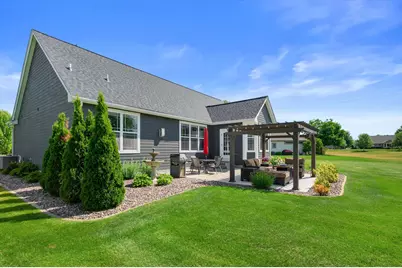 W349N5830  Sunflower Ct, Lac La Belle, WI 53066 - Photo 5