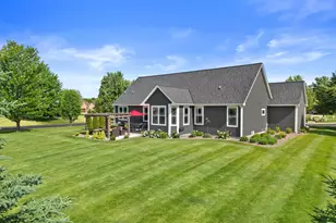 W349N5830 Sunflower Ct, Lac La Belle, WI 53066 - Photo 45
