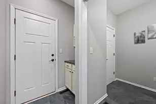 W349N5830 Sunflower Ct, Lac La Belle, WI 53066 - Photo 33