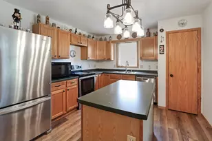 1551 Woodruff Way, Hartford, WI 53027 - Photo 7