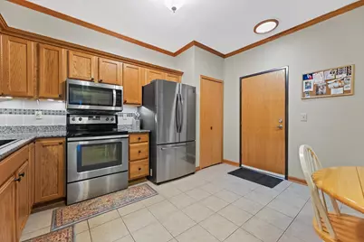 2419  Fox River Pkwy #A, Waukesha, WI 53189 - Photo 29