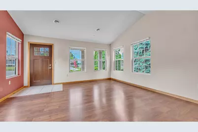 2440  Carmen Ave, Sheboygan, WI 53081 - Photo 5