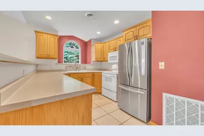 2440  Carmen Ave, Sheboygan, WI 53081 - Photo 7