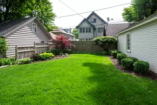 3446 N Frederick Ave, Milwaukee, WI 53211 - Photo 7