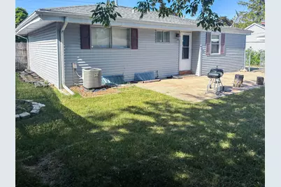 5735 W Green Tree Rd, Milwaukee, WI 53223 - Photo 9